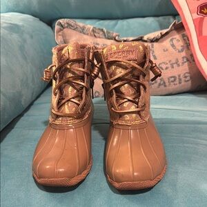 Women's sperry size 6